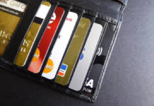 Ubezpieczenie assistance do kart płatniczych, czyli kup sobie święty spokój